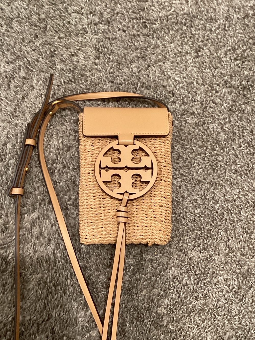 Tory Burch Tan Woven Crossbody Phone Pouch with Logo Tassel